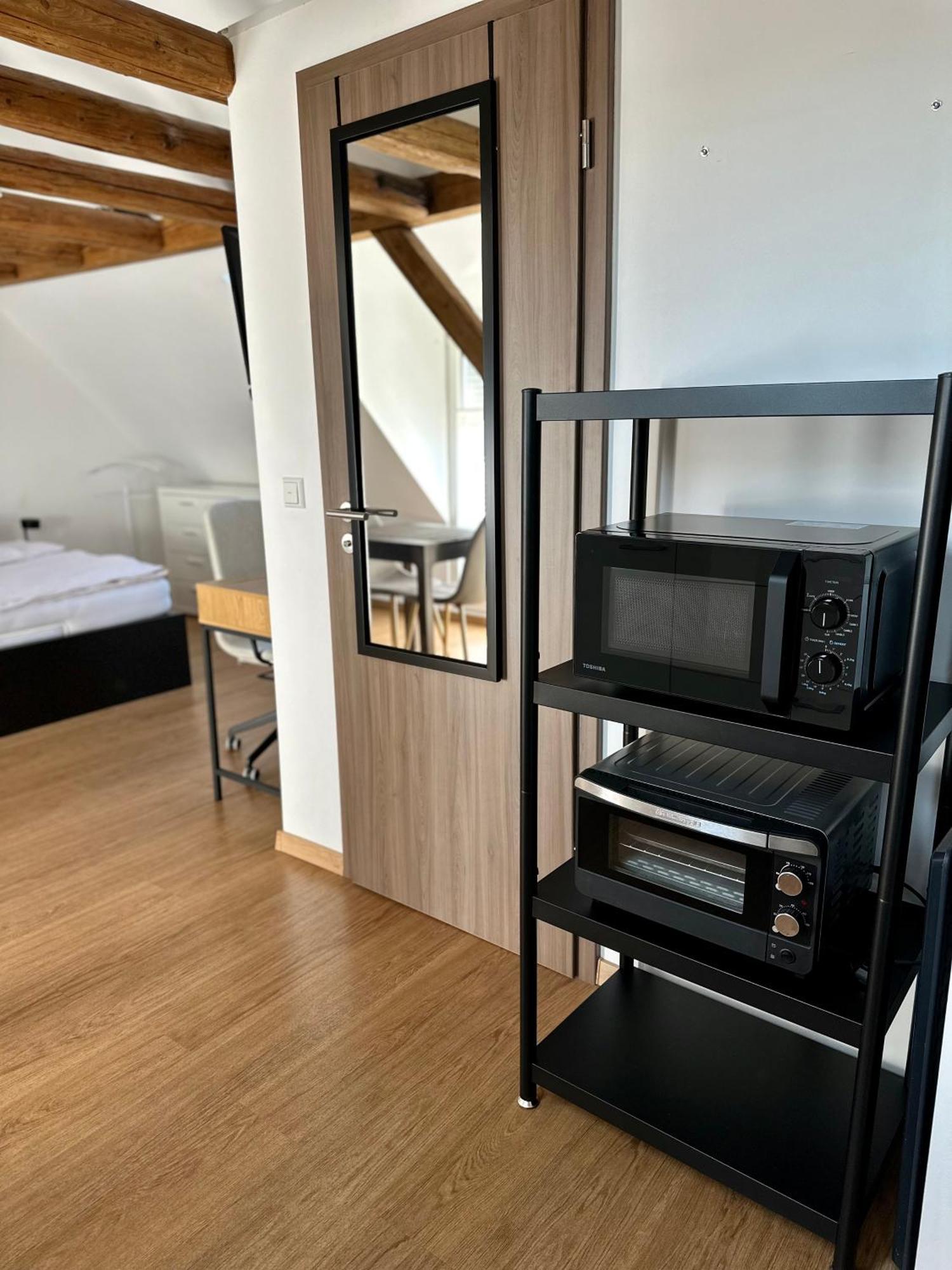 1 Zimmer Wohnung Dg Mit Klimaanlage Und Kleinen Balkon Oedheim Exterior foto